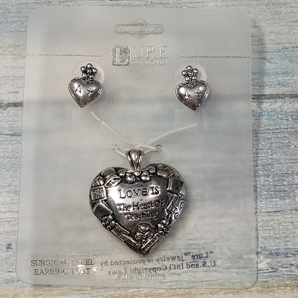 Lure Bijoux Silver Heart Pendant and Earring Set.
